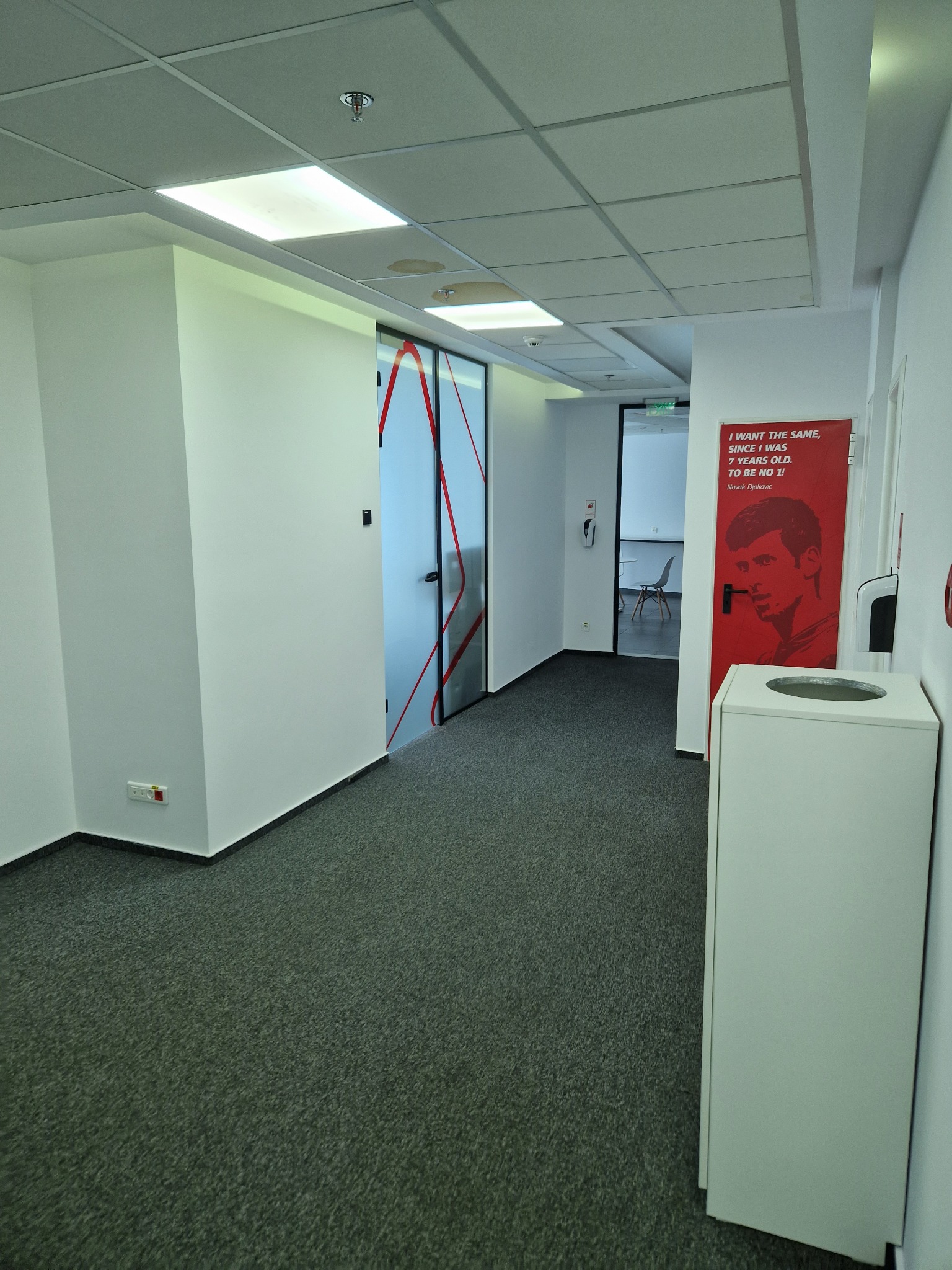 Hol si acces birouri Ready Office
